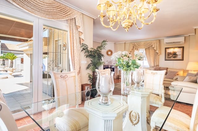 5 quarto Moradia para venda em Playa Flamenca, Orihuela com piscina garagem - 790 000 € (Ref: 9186110)