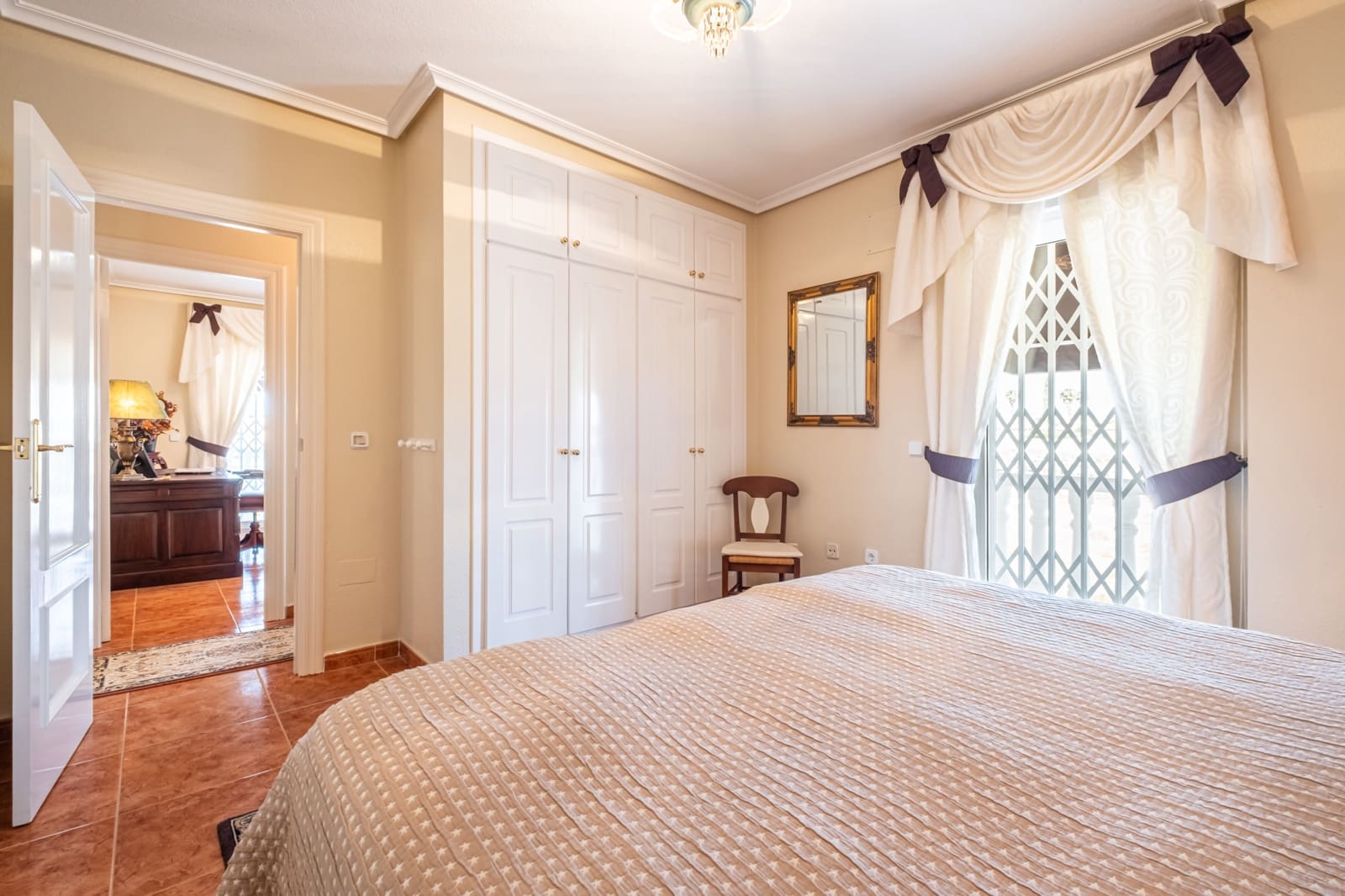 5 Zimmer Villa zu verkaufen in Playa Flamenca mit Pool Garage - 790.000 € (Ref: 9186110)