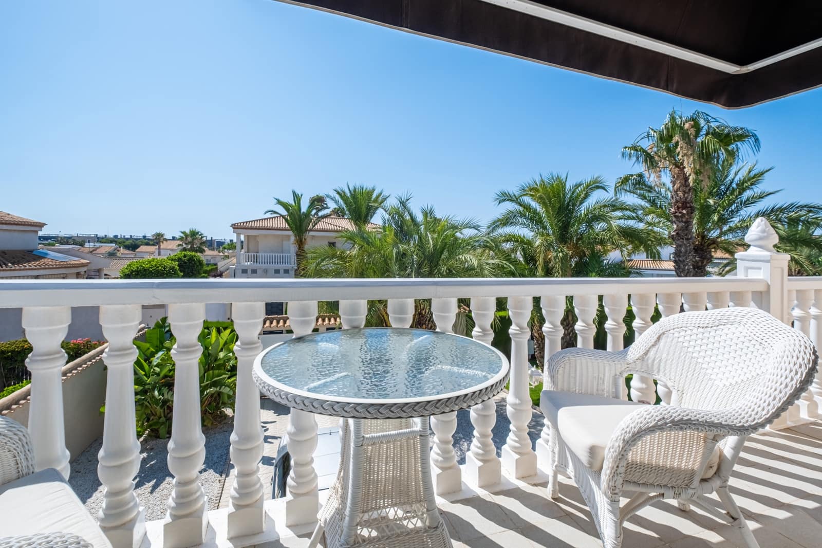 5 Zimmer Villa zu verkaufen in Playa Flamenca mit Pool Garage - 790.000 € (Ref: 9186110)