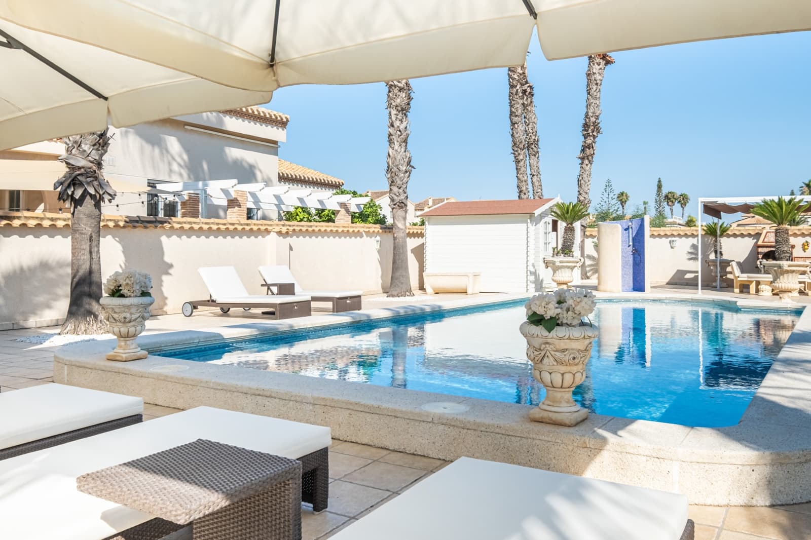 5 Zimmer Villa zu verkaufen in Playa Flamenca mit Pool Garage - 790.000 € (Ref: 9186110)