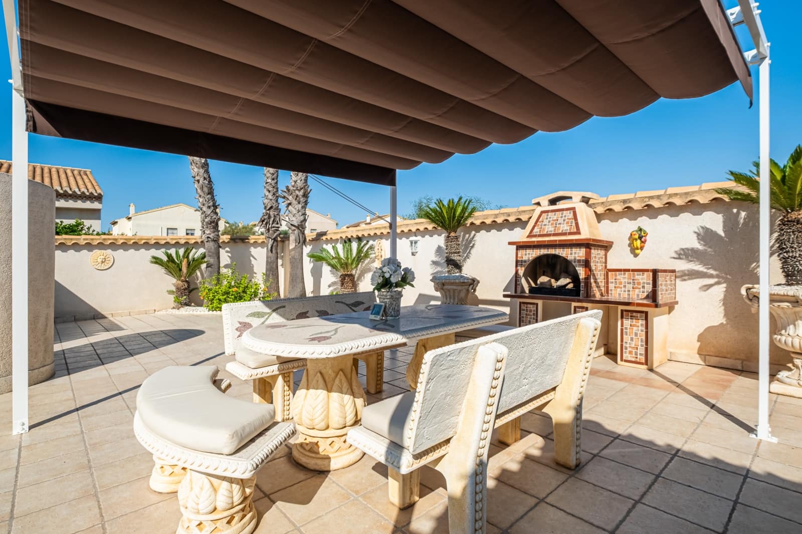 5 Zimmer Villa zu verkaufen in Playa Flamenca mit Pool Garage - 790.000 € (Ref: 9186110)