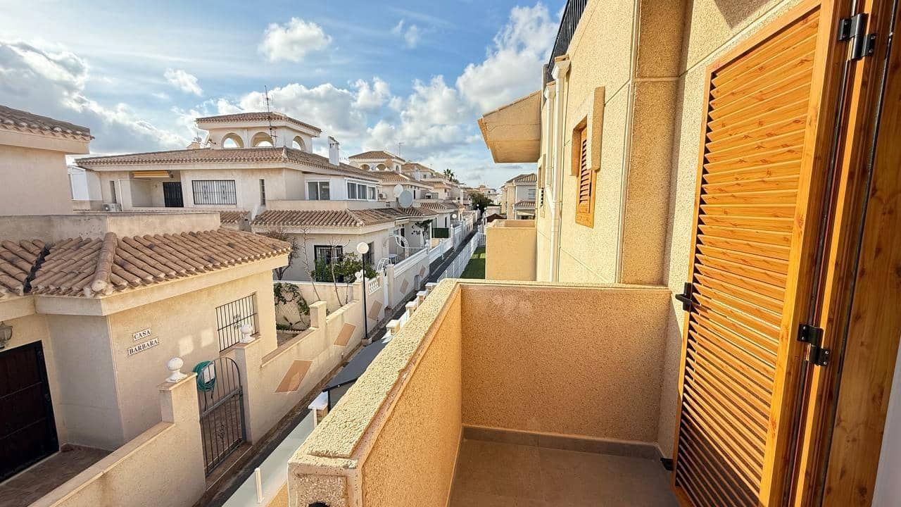 3 soverom Hus til salgs i Playa Flamenca med svømmebasseng garasje - € 254 900 (Ref: 9186145)