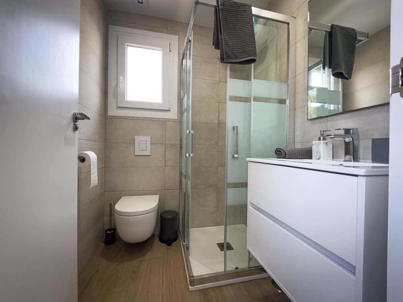 3 sypialnia Willa na sprzedaż w Playa Flamenca z basenem garażem - 899 000 € (Ref: 9186171)