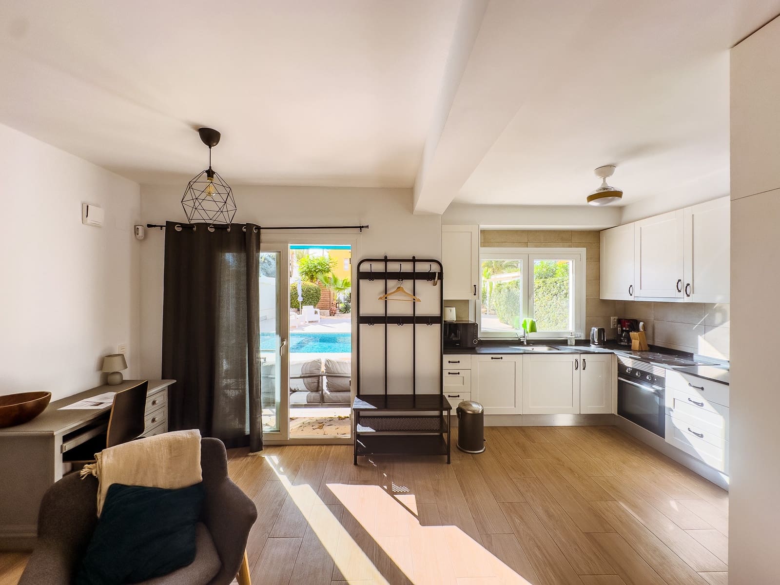 3 sypialnia Willa na sprzedaż w Playa Flamenca z basenem garażem - 899 000 € (Ref: 9186171)