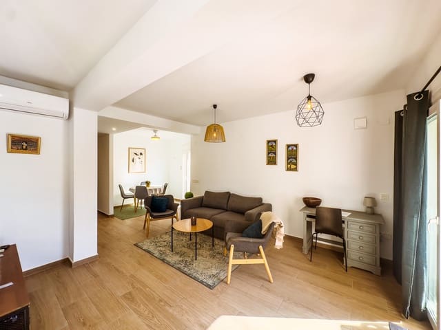 3 makuuhuone Huvila myytävänä paikassa Playa Flamenca, Orihuela mukana uima-altaan - 940 000 € (Ref: 9186171)