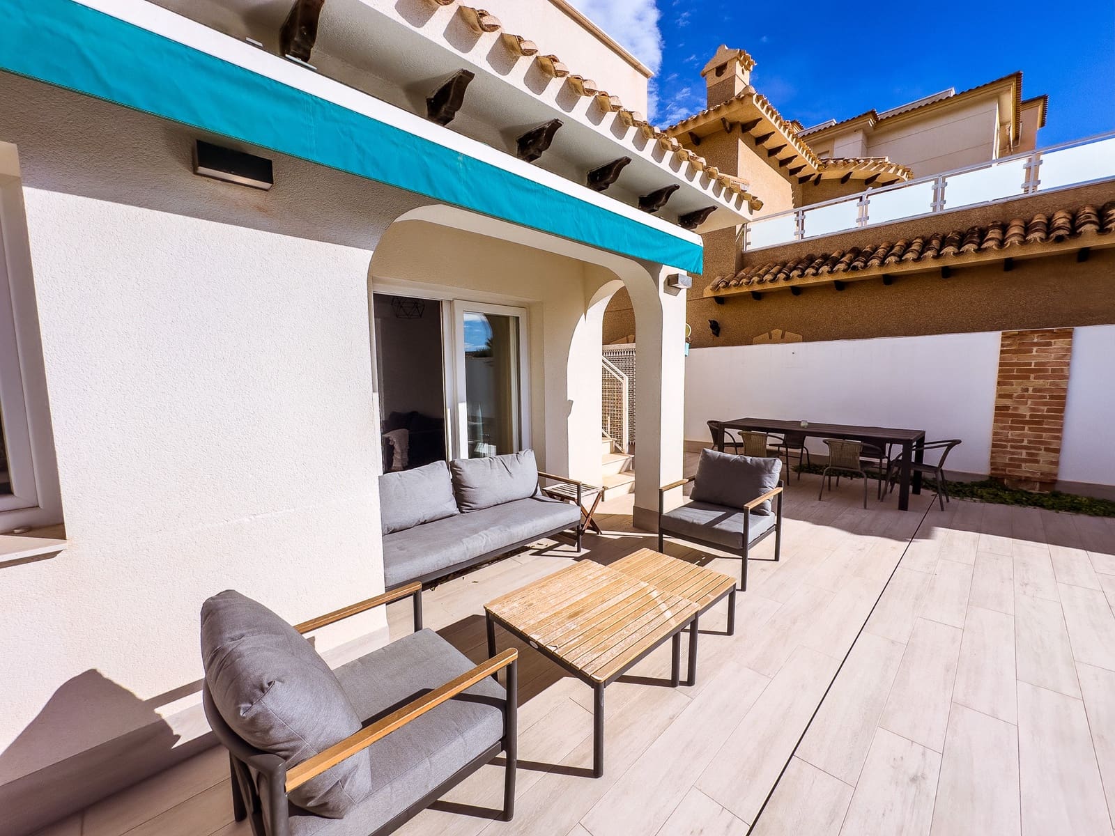 3 sovrum Villa till salu i Playa Flamenca med pool - 940 000 € (Ref: 9186171)