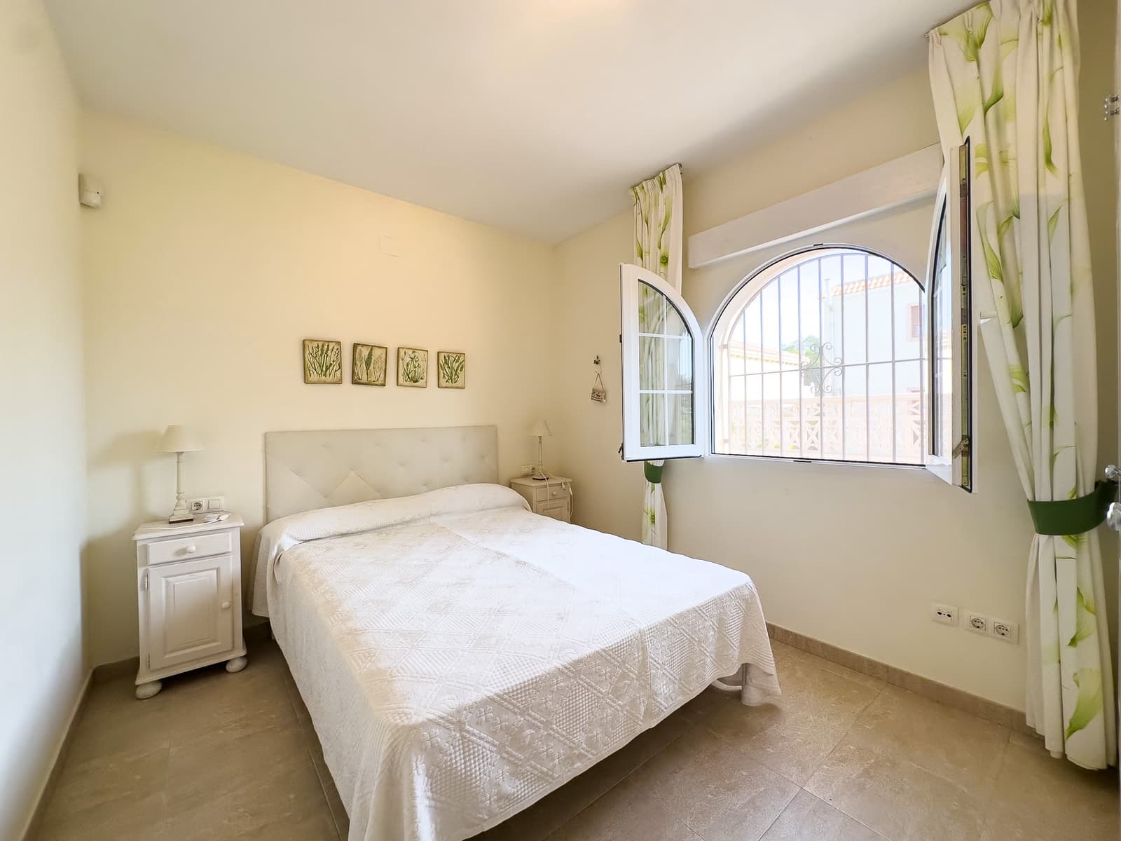 4 soverom Villa til salgs i Playa Flamenca med svømmebasseng garasje - € 930 000 (Ref: 9186178)