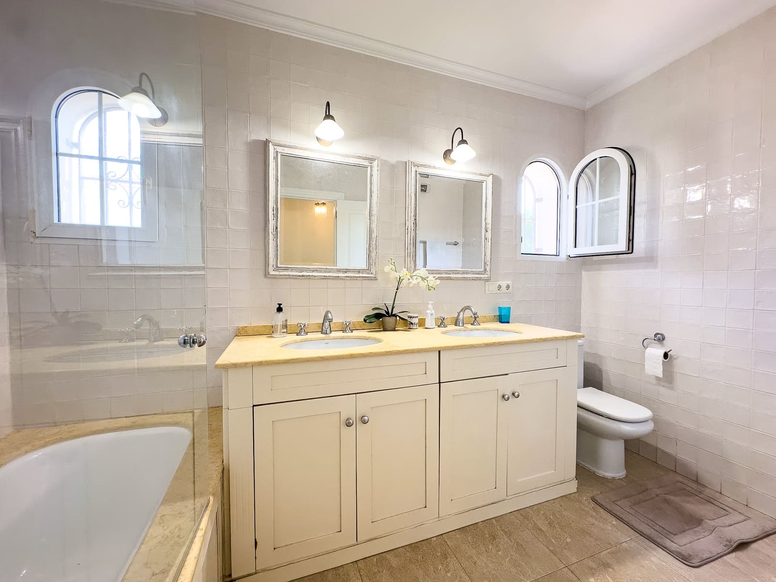 4 soverom Villa til salgs i Playa Flamenca med svømmebasseng garasje - € 930 000 (Ref: 9186178)