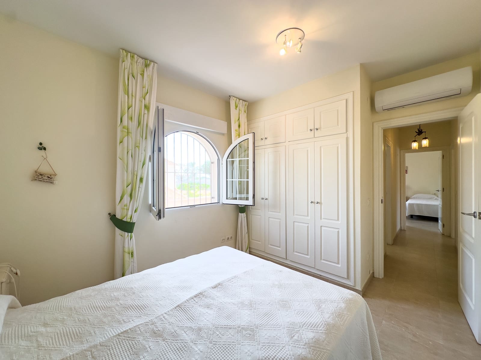 4 bedroom Villa for sale in Playa Flamenca with pool garage - € 860,000 (Ref: 9186178)