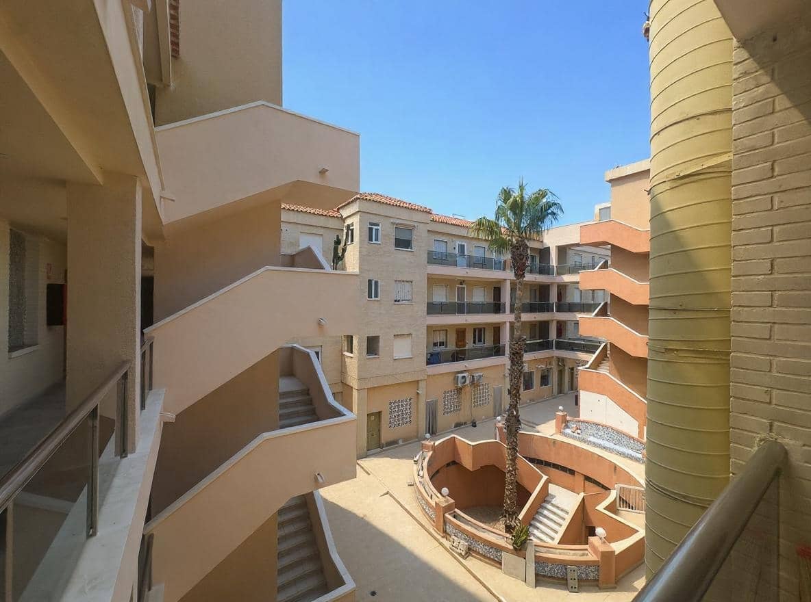 3 soverom Villa til salgs i Playa Flamenca med svømmebasseng garasje - € 349 000 (Ref: 9186181)