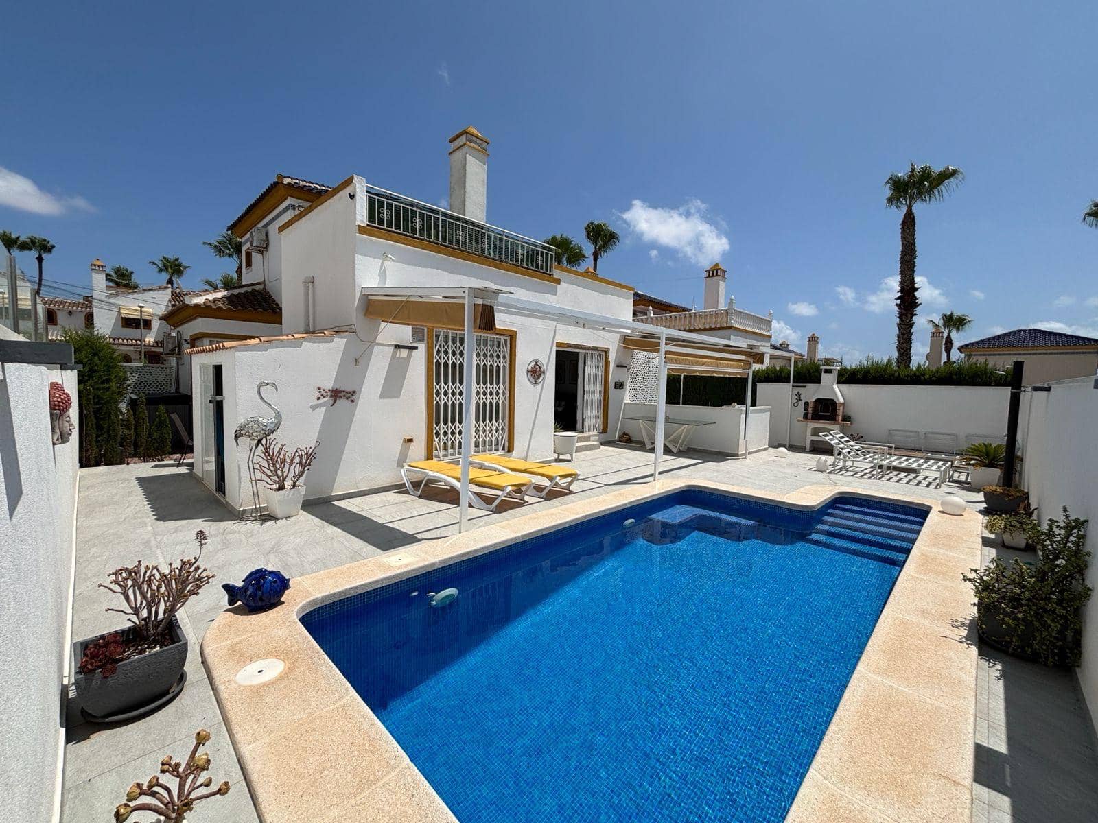 3 bedroom Villa for sale in Villamartin with pool garage - € 424,995 (Ref: 9190247)
