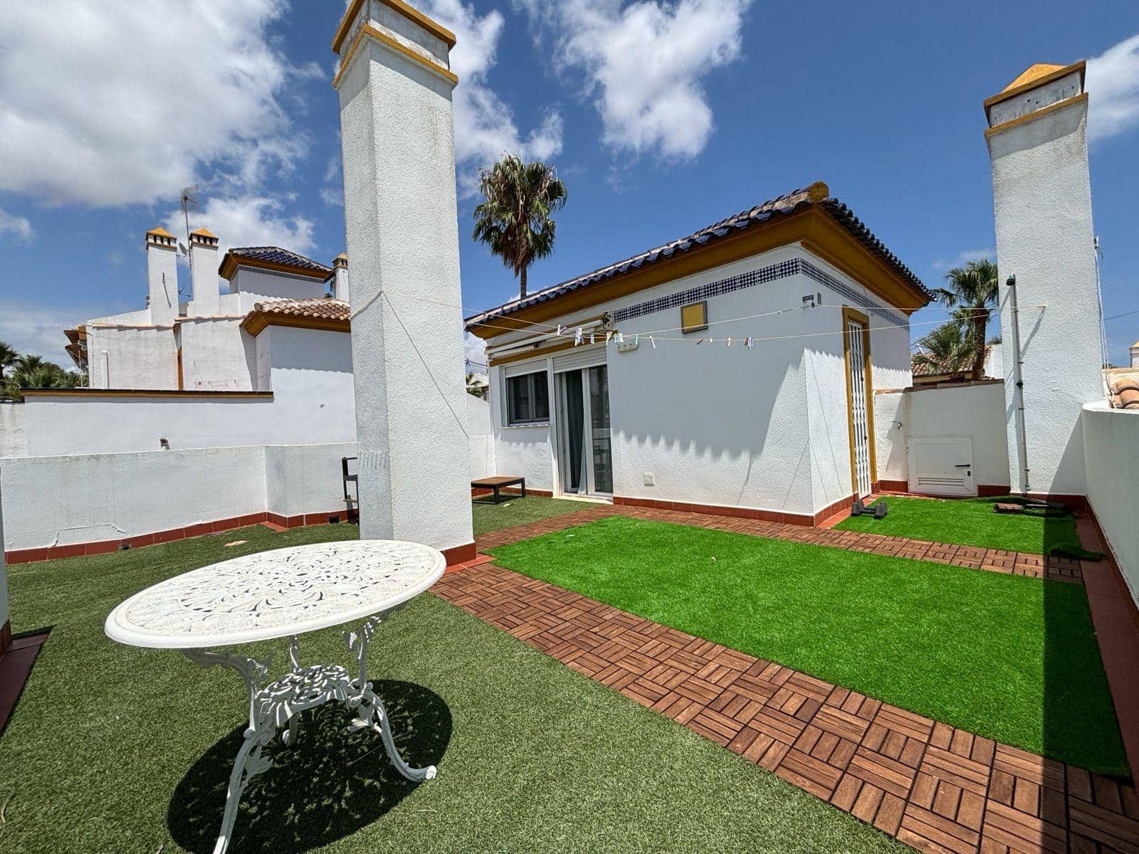 3 bedroom Villa for sale in Villamartin with pool garage - € 424,995 (Ref: 9190247)