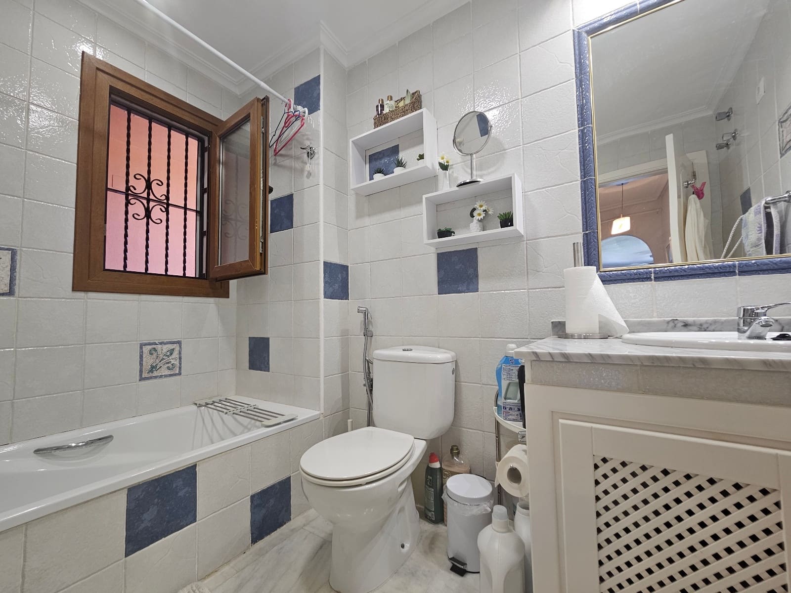 2 bedroom Apartment for sale in Villamartin with pool garage - € 179,999 (Ref: 9191545)