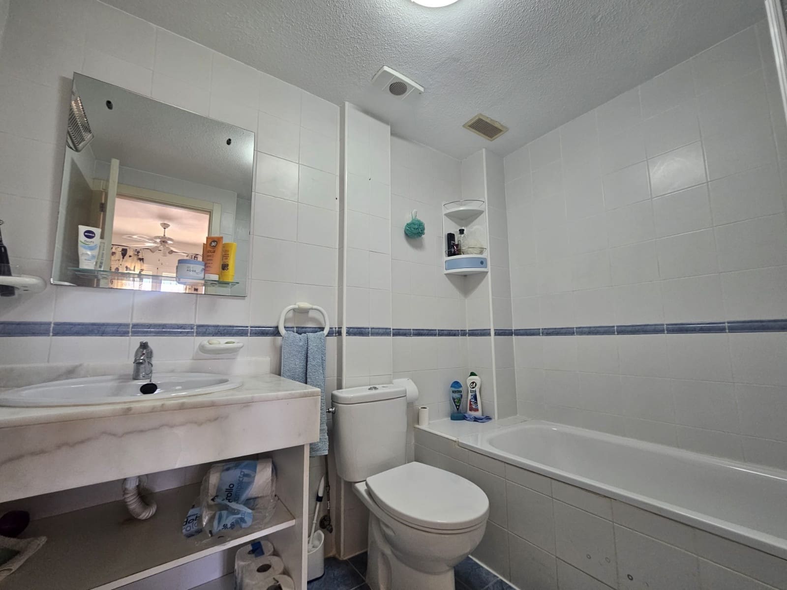 2 soveværelse Lejlighed til salg i Villamartin med swimmingpool garage - € 149.995 (Ref: 9191577)