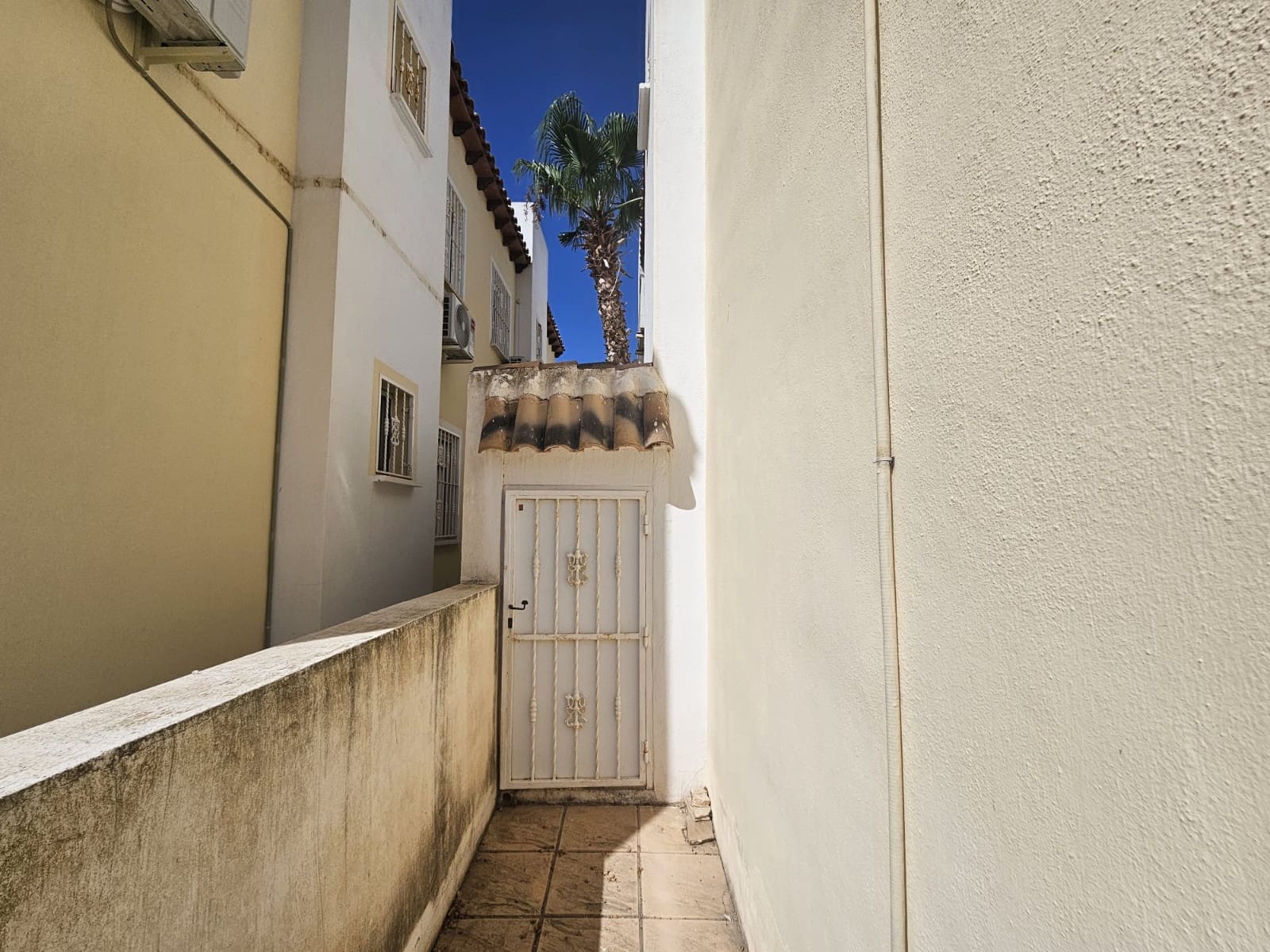 2 soveværelse Lejlighed til salg i Villamartin med swimmingpool garage - € 149.995 (Ref: 9191577)