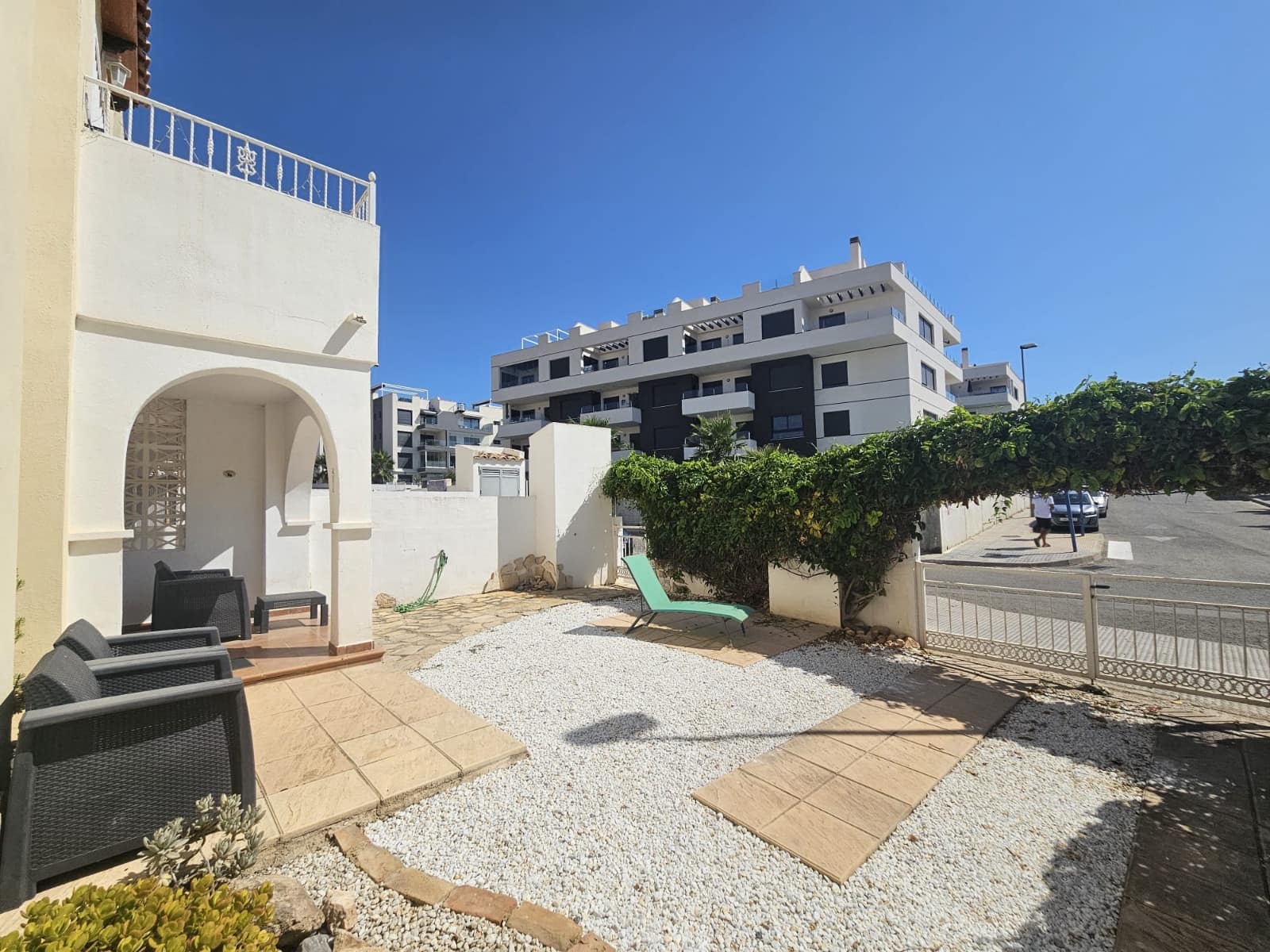 2 soveværelse Lejlighed til salg i Villamartin med swimmingpool garage - € 149.995 (Ref: 9191577)