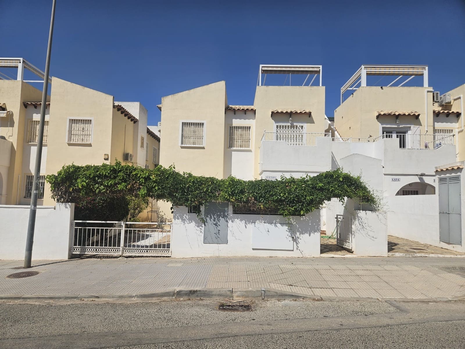 2 soveværelse Lejlighed til salg i Villamartin med swimmingpool garage - € 149.995 (Ref: 9191577)