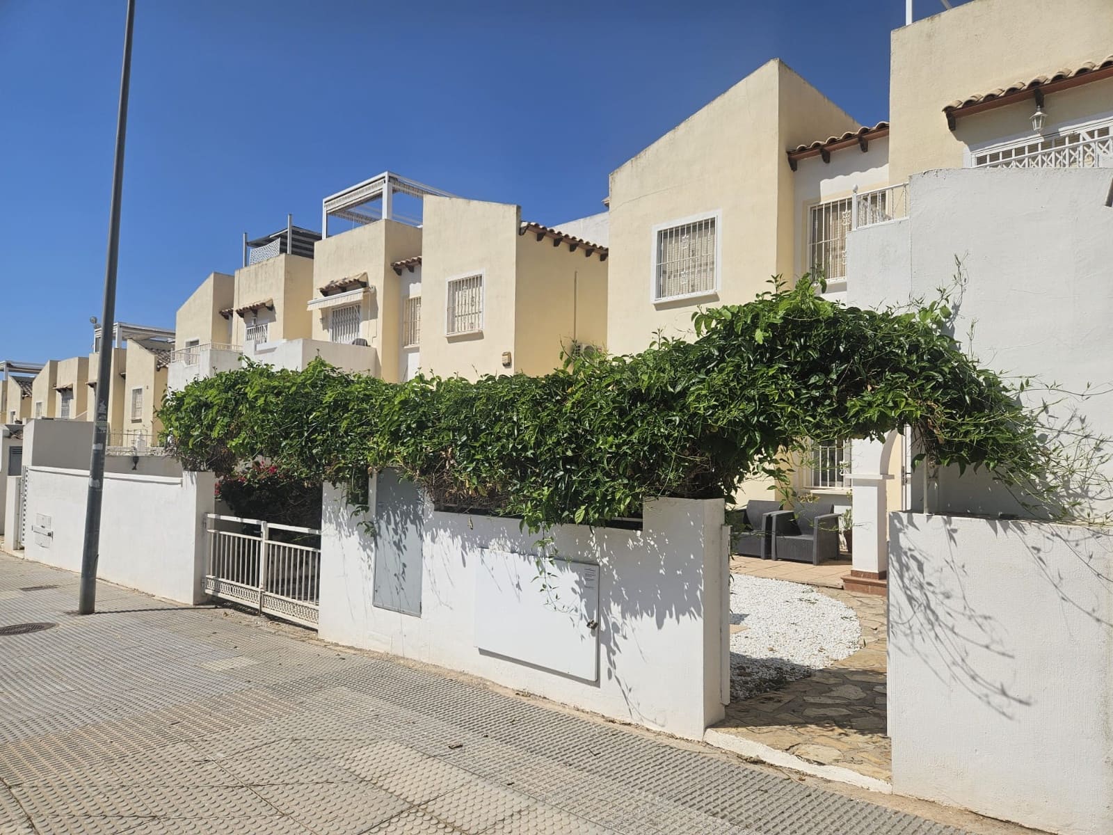 2 soveværelse Lejlighed til salg i Villamartin med swimmingpool garage - € 149.995 (Ref: 9191577)