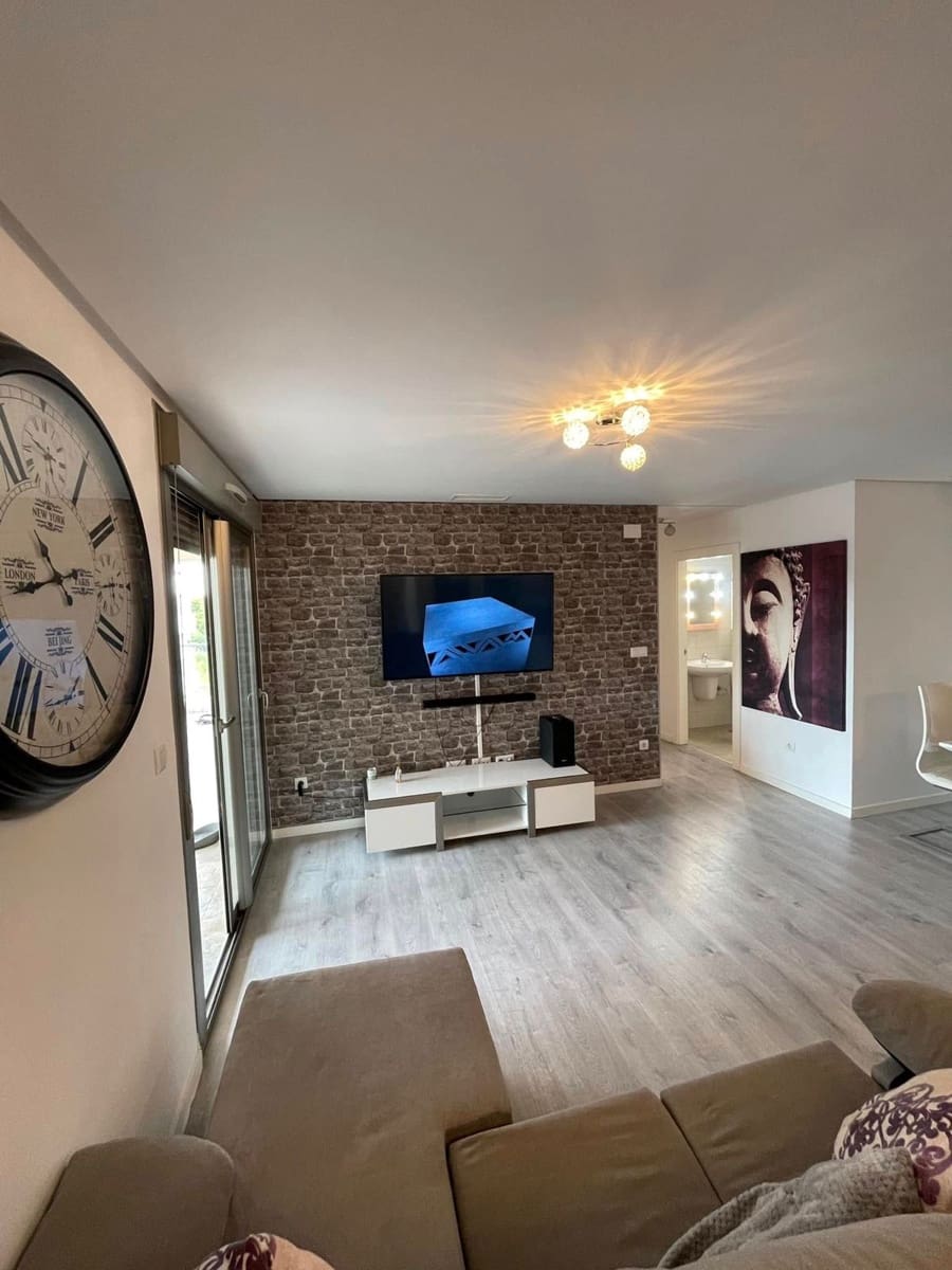 2 soverom Leilighet til salgs i Los Dolses med svømmebasseng garasje - € 235 000 (Ref: 9191596)