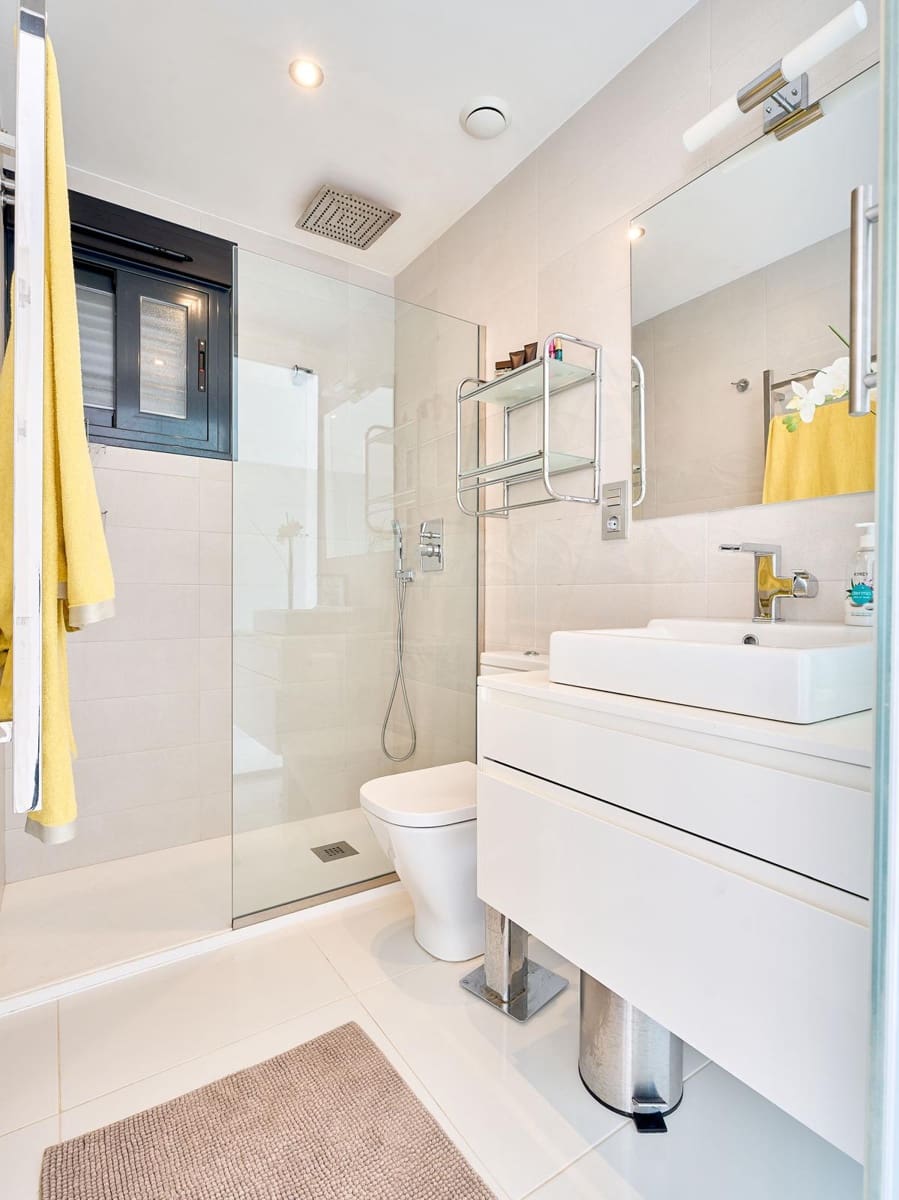 3 soveværelse Villa til salg i Orihuela Costa med swimmingpool garage - € 499.000 (Ref: 9197043)