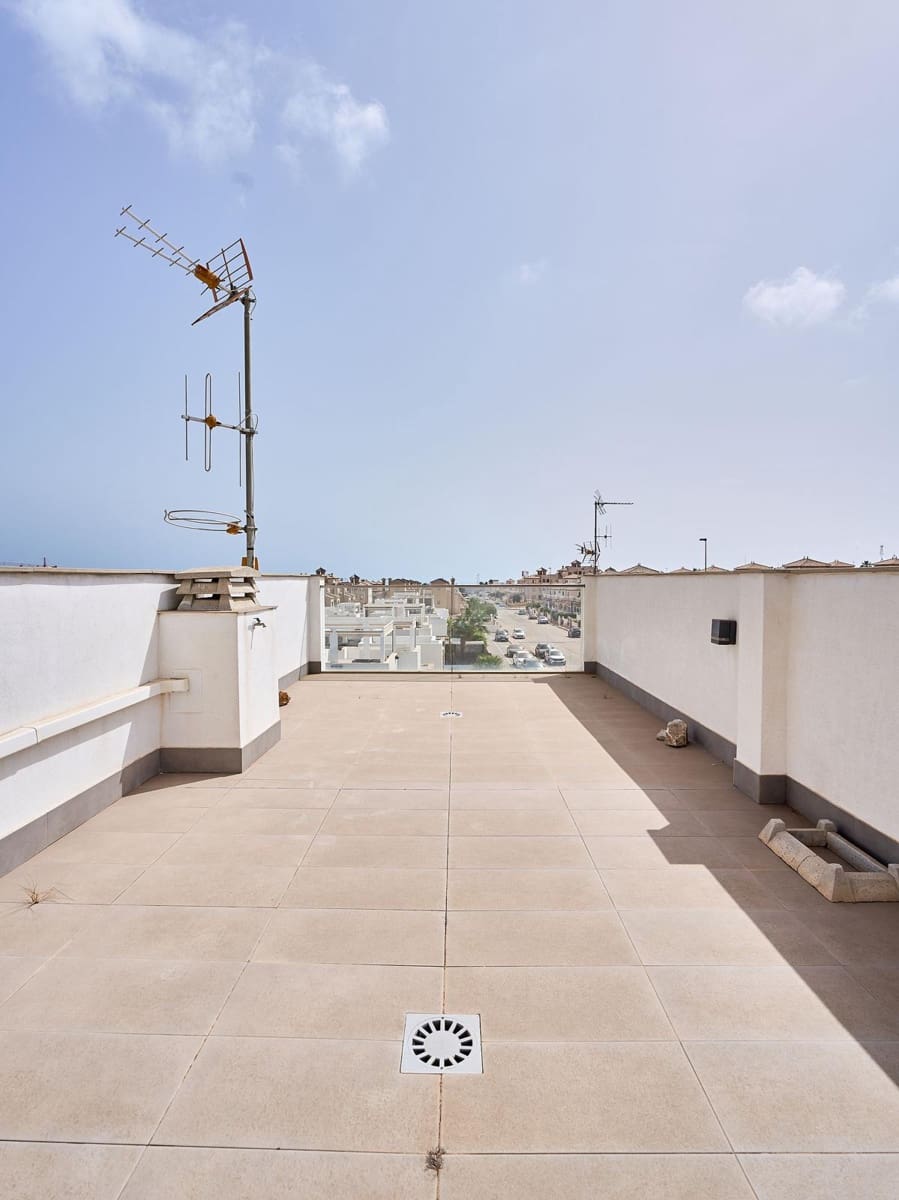 3 soveværelse Villa til salg i Orihuela Costa med swimmingpool garage - € 499.000 (Ref: 9197043)