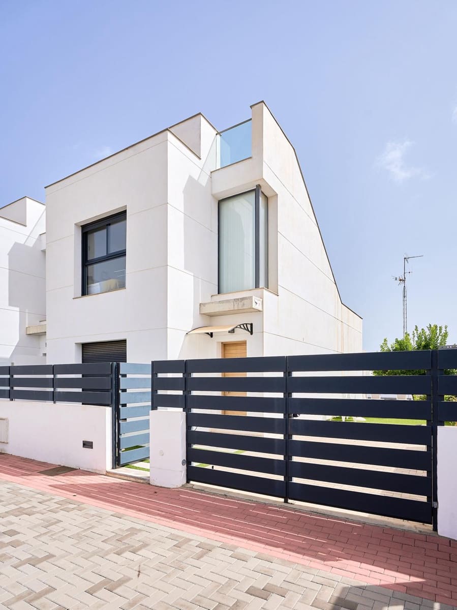3 soveværelse Villa til salg i Orihuela Costa med swimmingpool garage - € 499.000 (Ref: 9197043)
