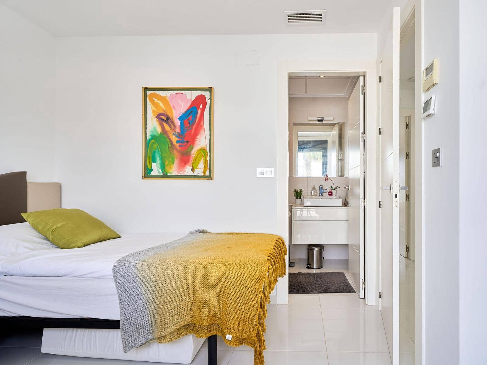 3 soveværelse Villa til salg i Orihuela Costa med swimmingpool garage - € 499.000 (Ref: 9197043)