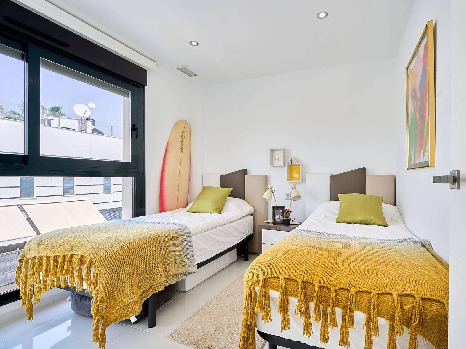 3 soveværelse Villa til salg i Orihuela Costa med swimmingpool garage - € 499.000 (Ref: 9197043)