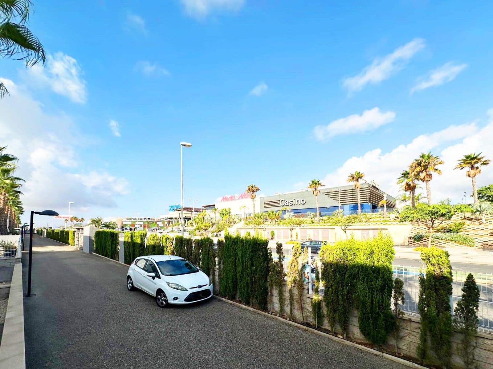 2 bedroom Apartment for sale in Playa Flamenca with pool garage - € 299,500 (Ref: 9237694)