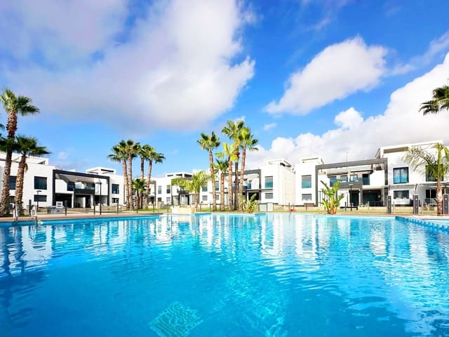 2 bedroom Apartment for sale in Playa Flamenca, Orihuela with pool garage - € 299,500 (Ref: 9237694)