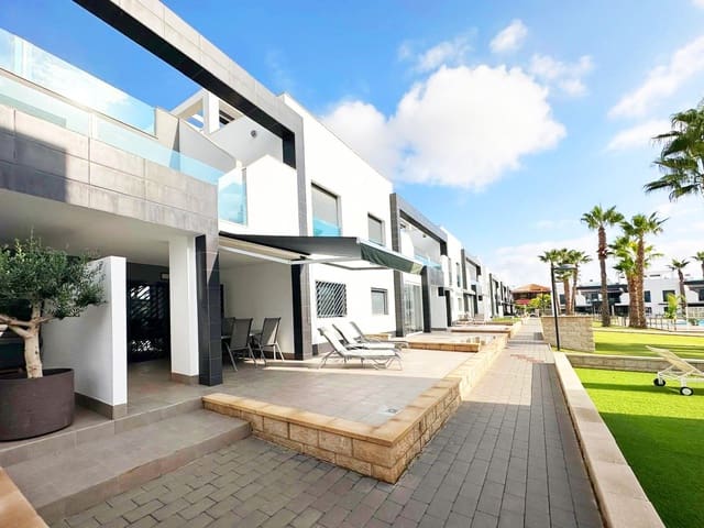 2 bedroom Apartment for sale in Playa Flamenca, Orihuela with pool garage - € 299,500 (Ref: 9237694)