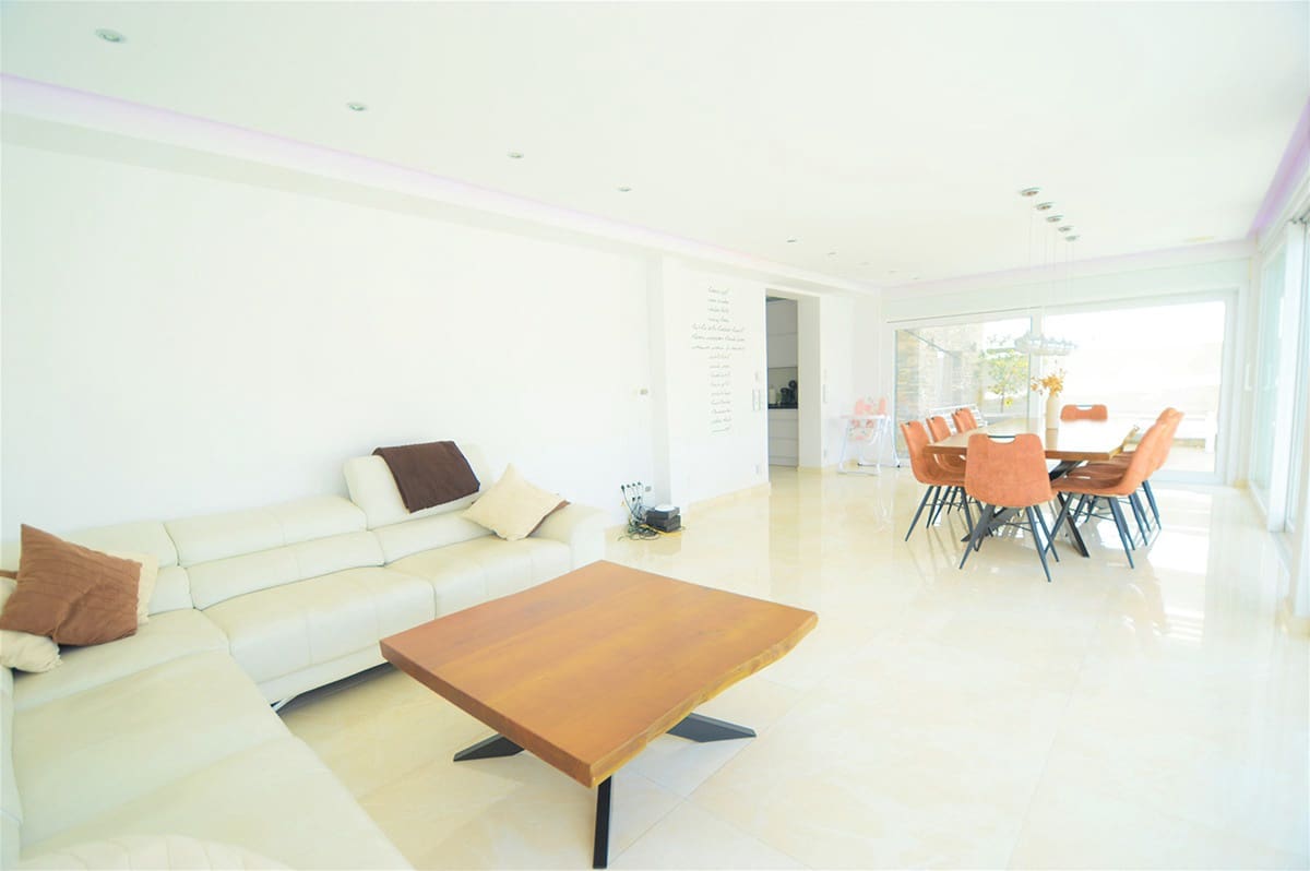 4 bedroom Villa for sale in La Zenia with pool garage - € 1,350,000 (Ref: 9270526)