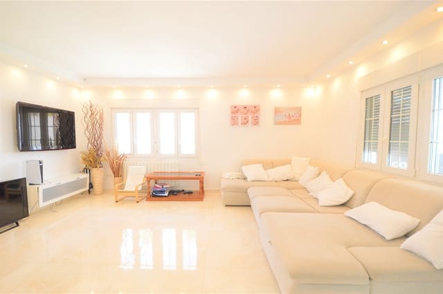 4 bedroom Villa for sale in La Zenia, Orihuela with pool garage - € 1,350,000 (Ref: 9270526)