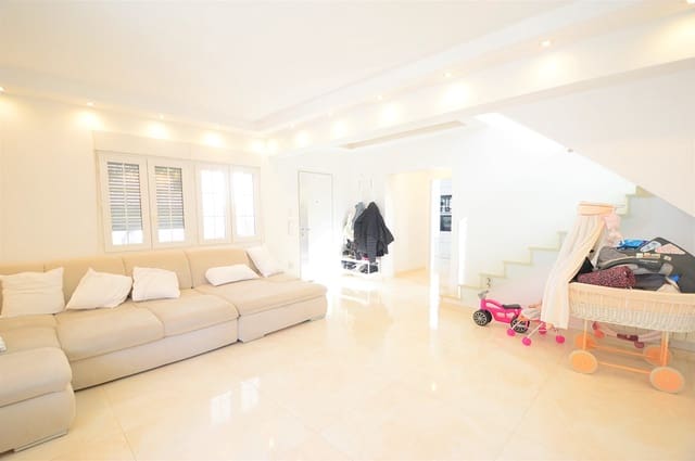 4 bedroom Villa for sale in La Zenia, Orihuela with pool garage - € 1,350,000 (Ref: 9270526)