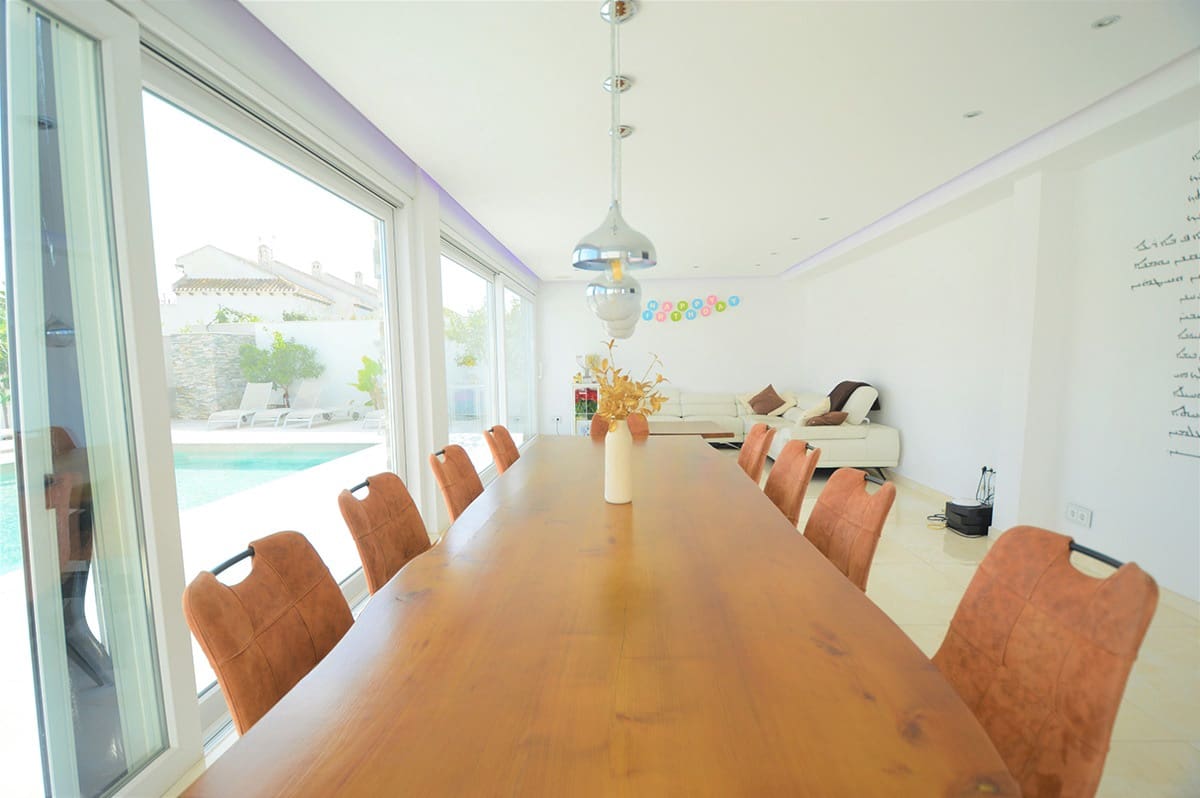 4 bedroom Villa for sale in La Zenia with pool garage - € 1,350,000 (Ref: 9270526)