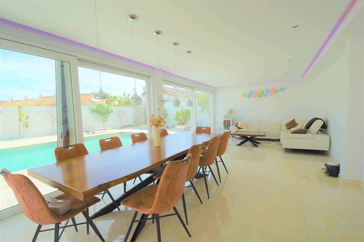 4 bedroom Villa for sale in La Zenia with pool garage - € 1,350,000 (Ref: 9270526)