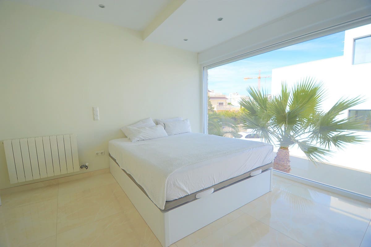 4 bedroom Villa for sale in La Zenia with pool garage - € 1,350,000 (Ref: 9270526)