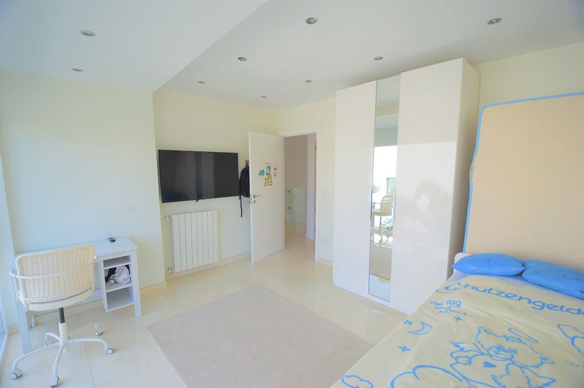 4 bedroom Villa for sale in La Zenia with pool garage - € 1,350,000 (Ref: 9270526)