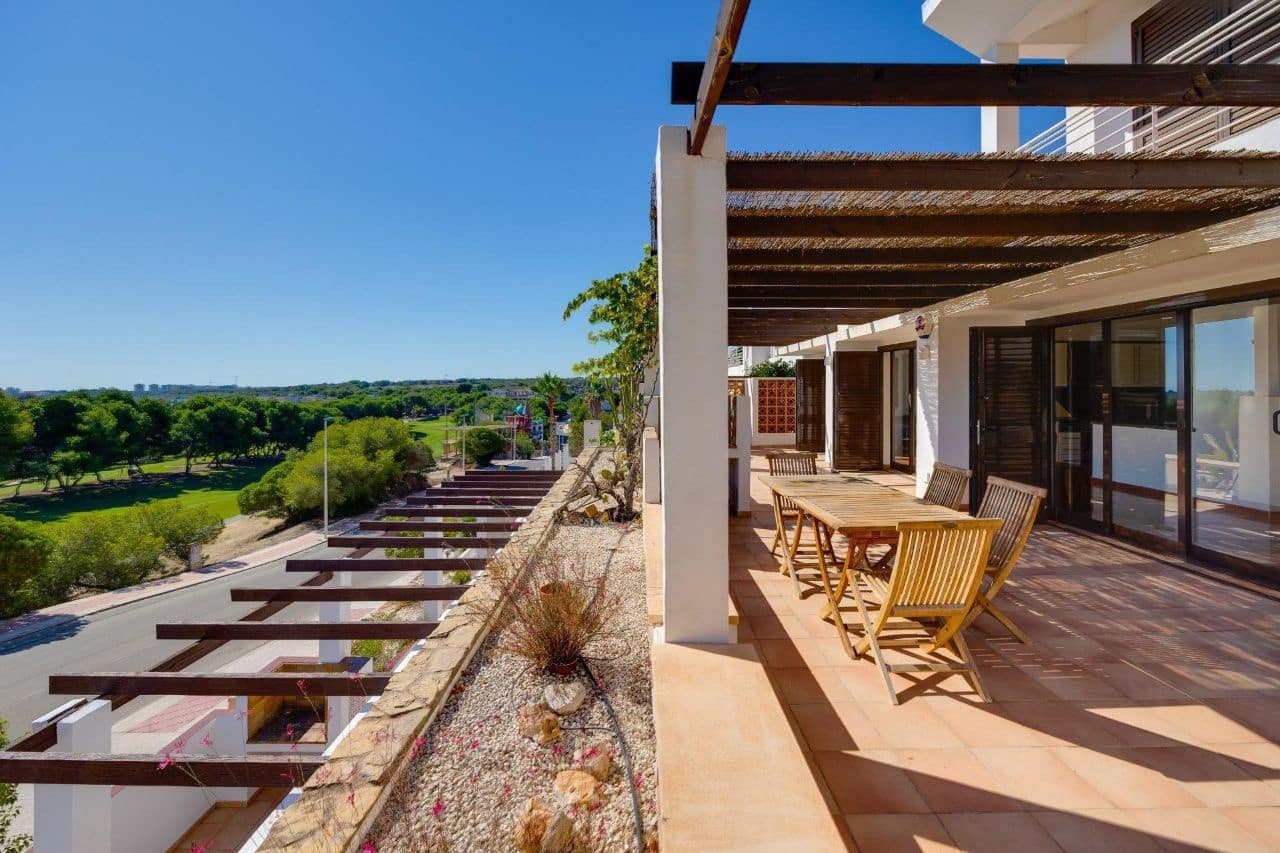 2 slaapkamer Appartement te koop in Las Ramblas Golf met zwembad garage - € 325.000 (Ref: 9307009)