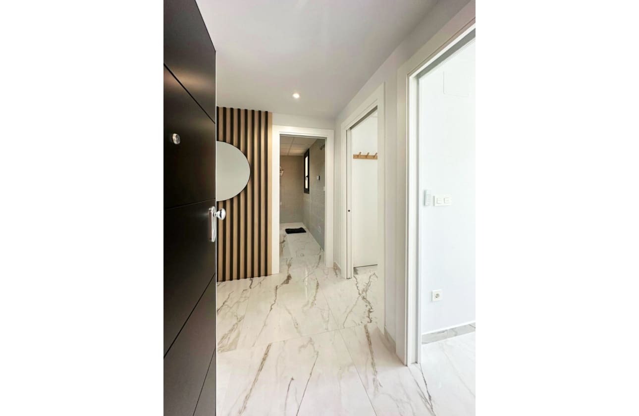 2 soveværelse Lejlighed til salg i Orihuela Costa med swimmingpool garage - € 299.000 (Ref: 9309002)