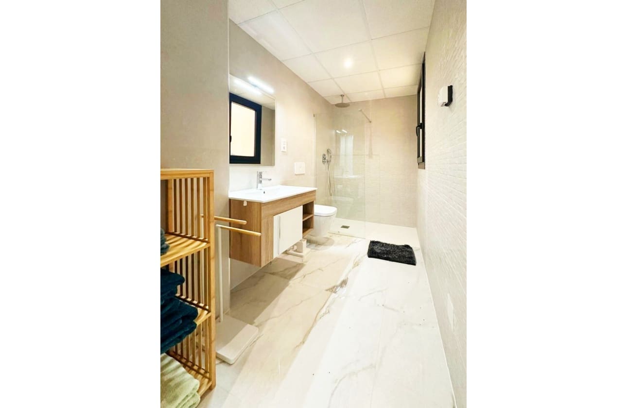 2 soveværelse Lejlighed til salg i Orihuela Costa med swimmingpool garage - € 299.000 (Ref: 9309002)