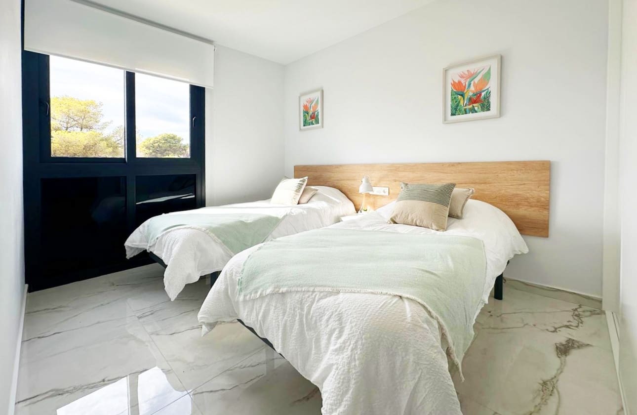 2 soveværelse Lejlighed til salg i Orihuela Costa med swimmingpool garage - € 299.000 (Ref: 9309002)