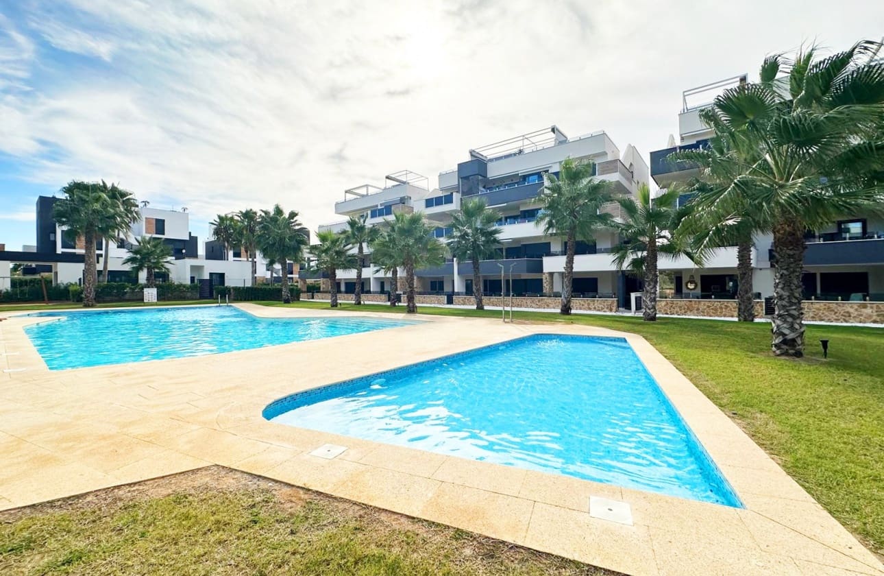 2 soveværelse Lejlighed til salg i Orihuela Costa med swimmingpool garage - € 299.000 (Ref: 9309002)