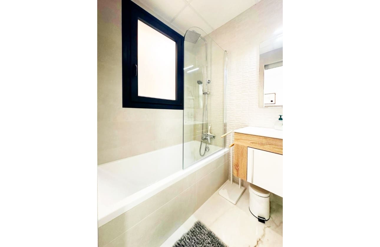 Apartamento de 2 habitaciones en Los Altos en venta con piscina garaje - 279.000 € (Ref: 9309002)