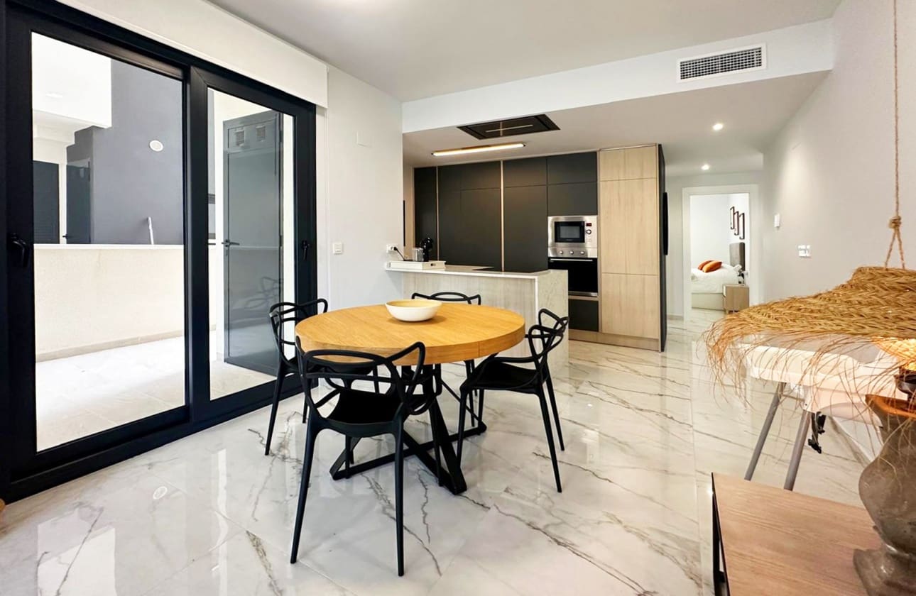 Apartamento de 2 habitaciones en Los Altos en venta con piscina garaje - 279.000 € (Ref: 9309002)