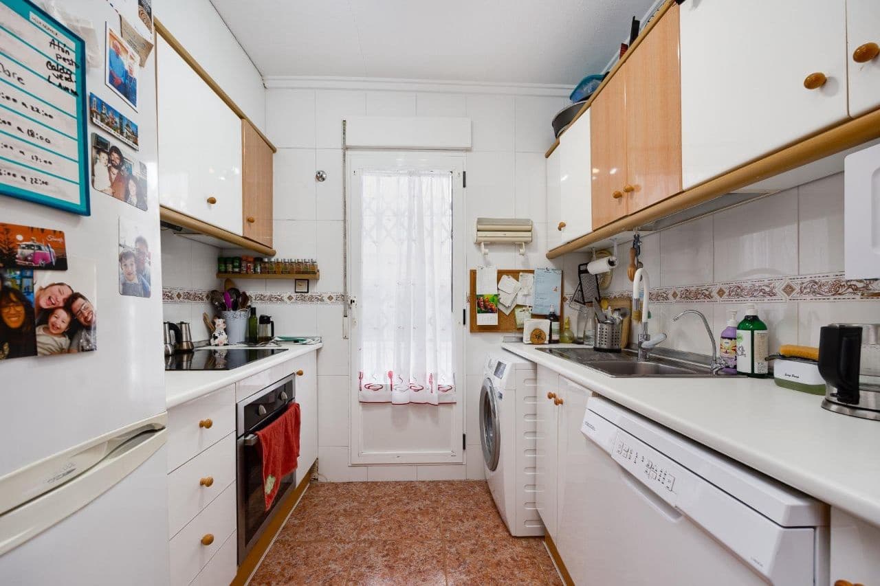 4 bedroom Townhouse for sale in La Florida with pool garage - € 209,900 (Ref: 9309156)