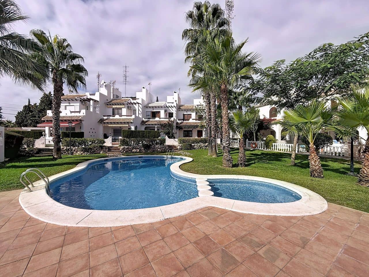 2 bedroom Townhouse for sale in Orihuela Costa with pool garage - € 164,995 (Ref: 9314446)