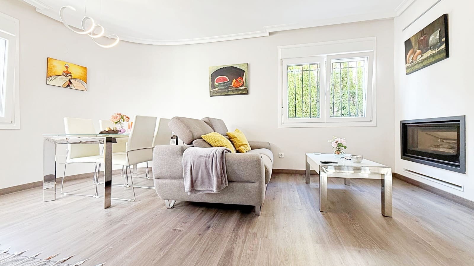 3 sypialnia Dom na sprzedaż w Torrevieja z basenem garażem - 310 000 € (Ref: 9318185)