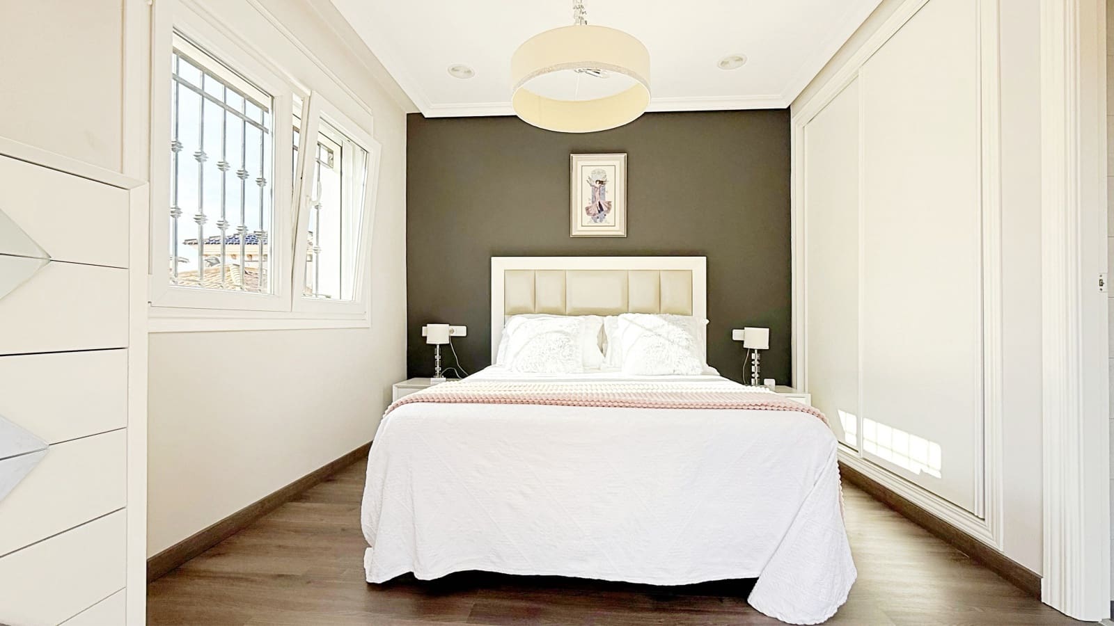 3 sypialnia Dom na sprzedaż w Torrevieja z basenem garażem - 310 000 € (Ref: 9318185)