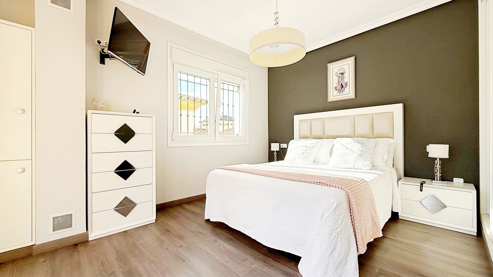 3 sypialnia Dom na sprzedaż w Torrevieja z basenem garażem - 310 000 € (Ref: 9318185)